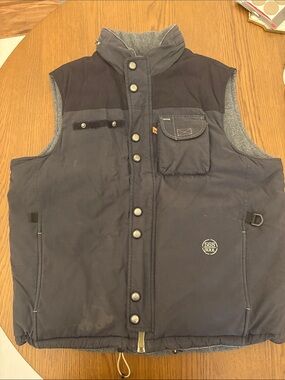 RARE Men's Triple Five Soul Puffer Utility Vest — has secret hidden compartment!